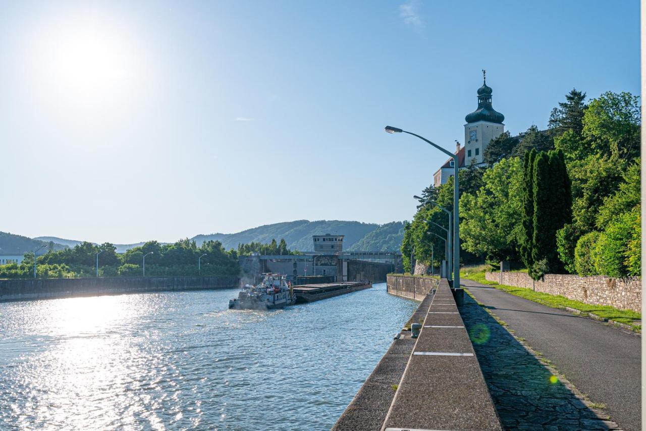 Kaiserliches Wohnen Im Alten K&K Postamt Eg Persenbeug Exterior photo